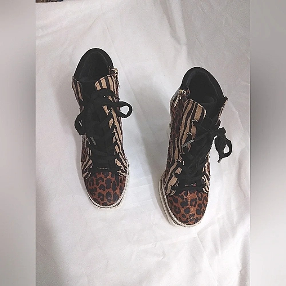 Jessica Simpson Platform Animal Print Wedge/ Sneakers/ Zippers Size 8 Black/Tan